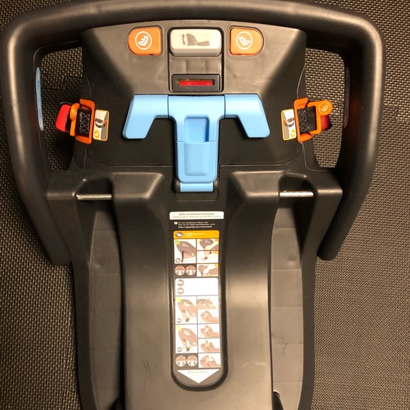 UppaBaby Mesa Carseat Base - Picture 4 of 7